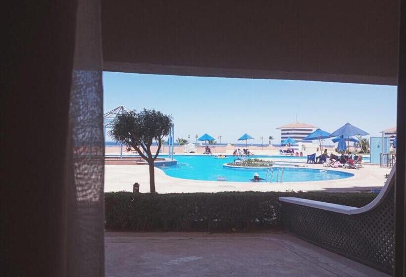 استراحتگاه Porto El Sokhna Pyramids Family Only