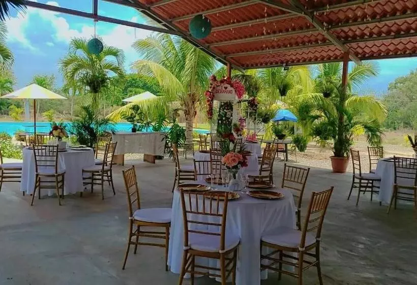 Dexamano Hotel & Resort
