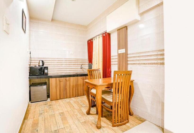 Fabhotel Candor Amigo