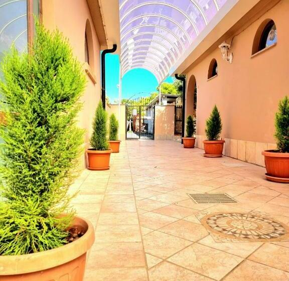 هتل کپسول Il Cavaliere