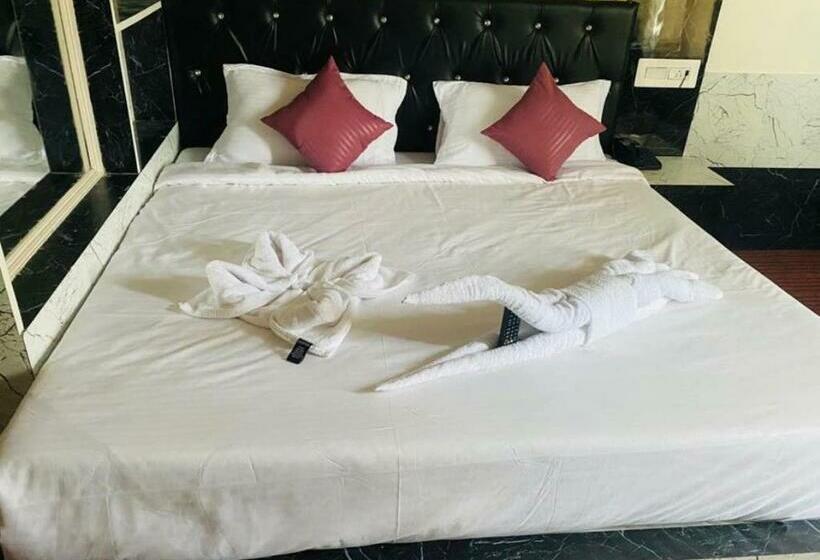 Hotel Oyo Flagship The Manali Nomads