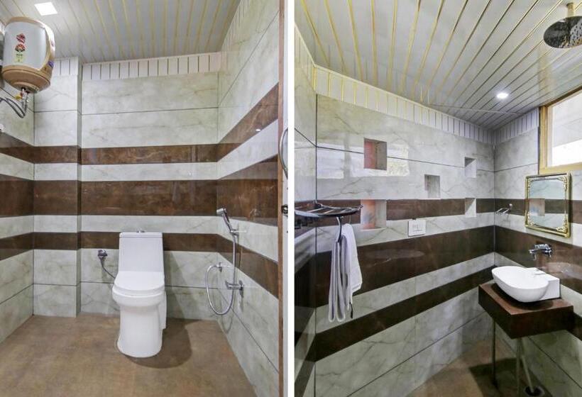 Hotel Oyo Flagship The Manali Nomads