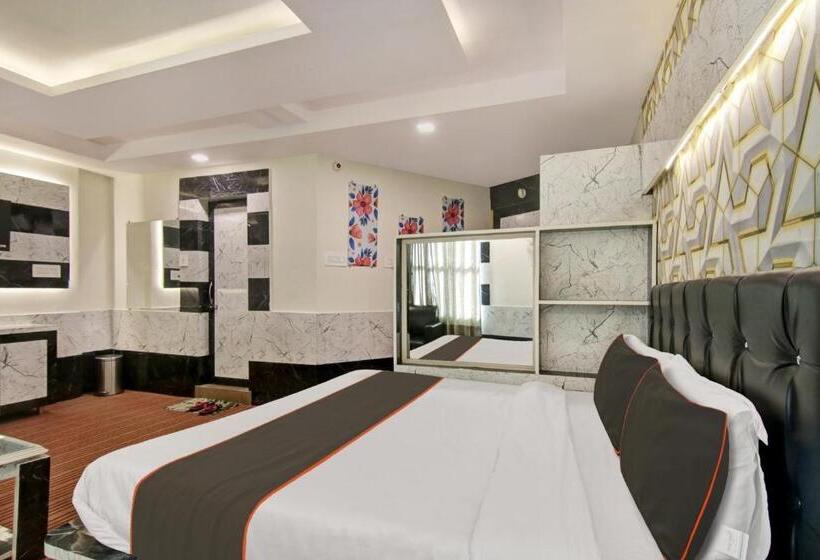 Hotel Oyo Flagship The Manali Nomads