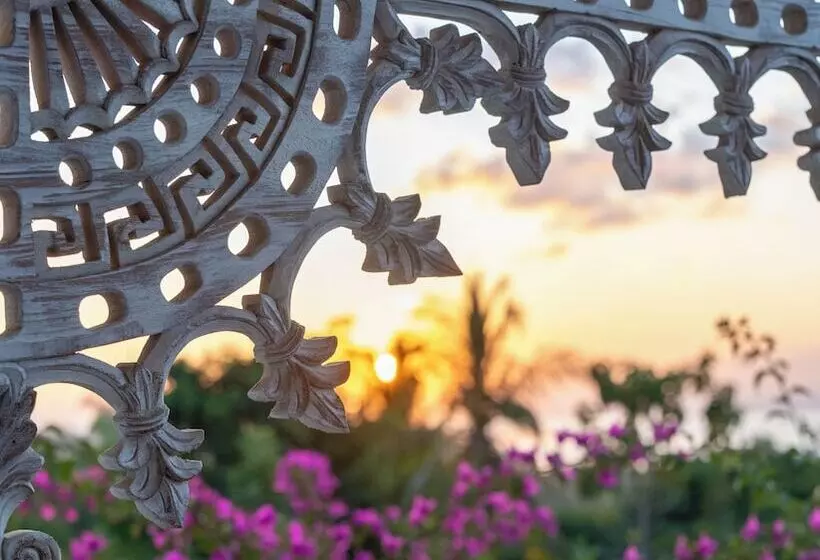 Mambo Hill Resort