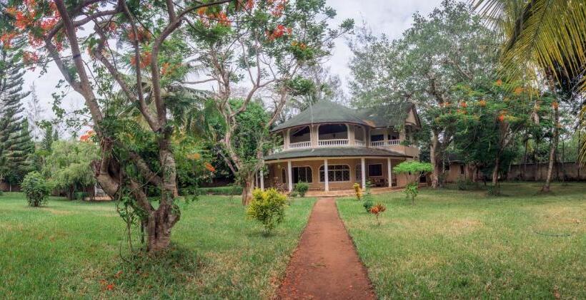 هاستل Kijanii Cottages Diani Beach