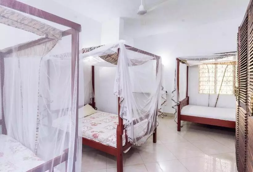 هاستل Kijanii Cottages Diani Beach
