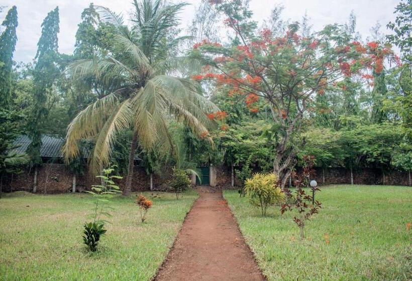 هاستل Kijanii Cottages Diani Beach