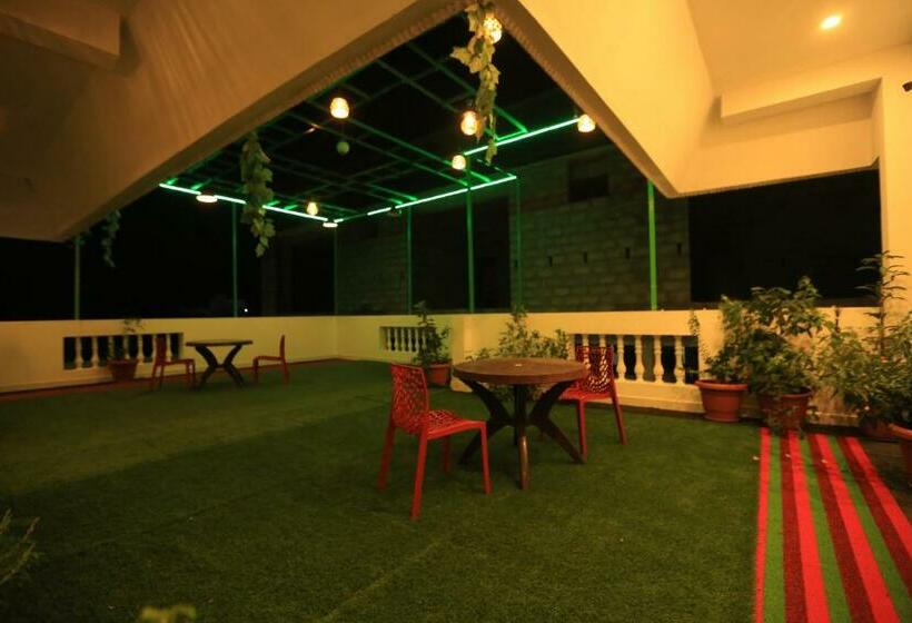 Bed and Breakfast Varsha Vishraam Luxury Stay