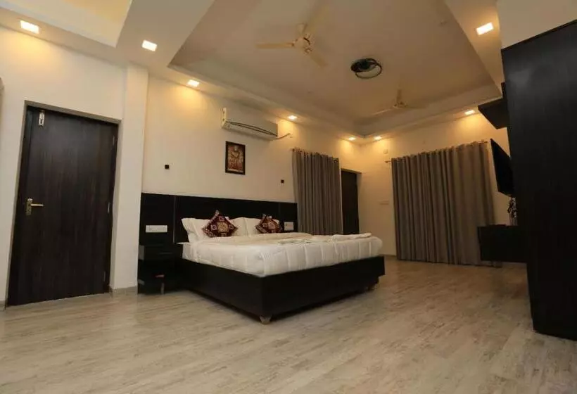 Aamiaismajoitus (B&B) Varsha Vishraam Luxury Stay