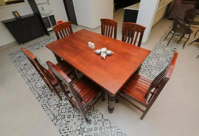 Aamiaismajoitus (B&B) Varsha Vishraam Luxury Stay