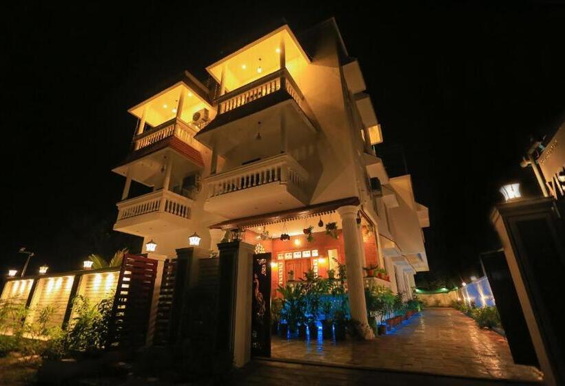 Bed and Breakfast Varsha Vishraam Luxury Stay
