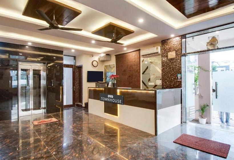 هتل Super Townhouse Mansarovar Formerly Palm Tree