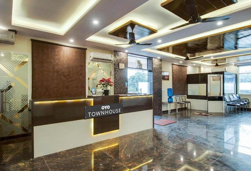 هتل Super Townhouse Mansarovar Formerly Palm Tree