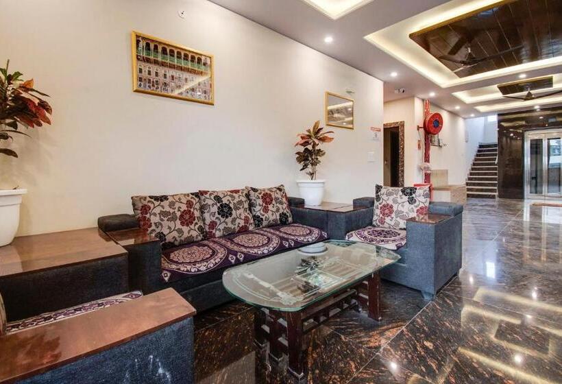 هتل Super Townhouse Mansarovar Formerly Palm Tree