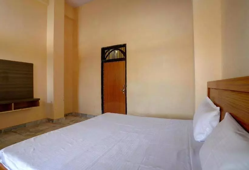 ホテル Oyo Uttam Haveli