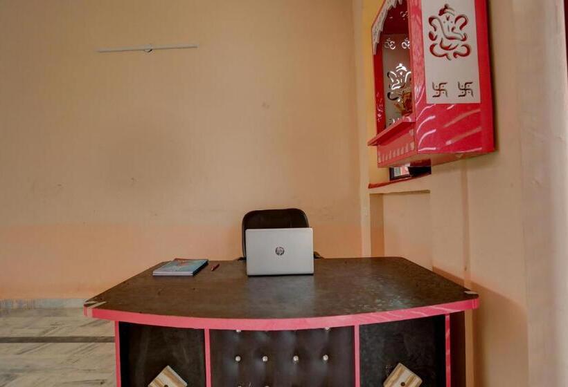 ホテル Oyo Uttam Haveli