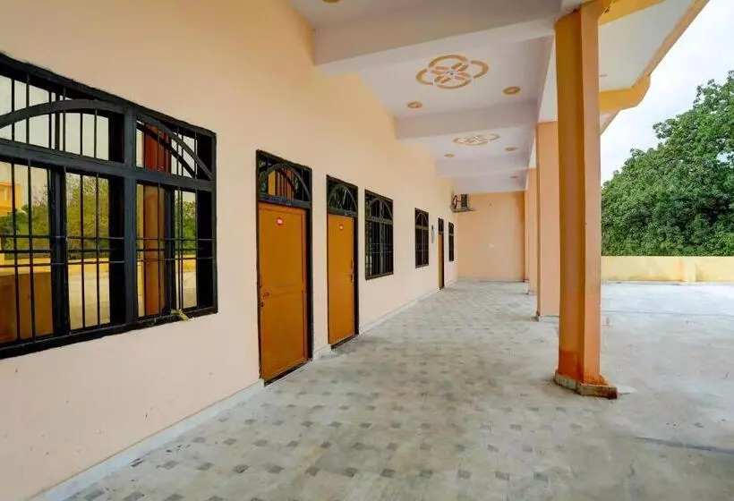 ホテル Oyo Uttam Haveli