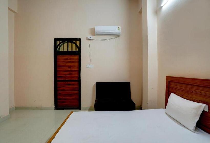 ホテル Oyo Uttam Haveli