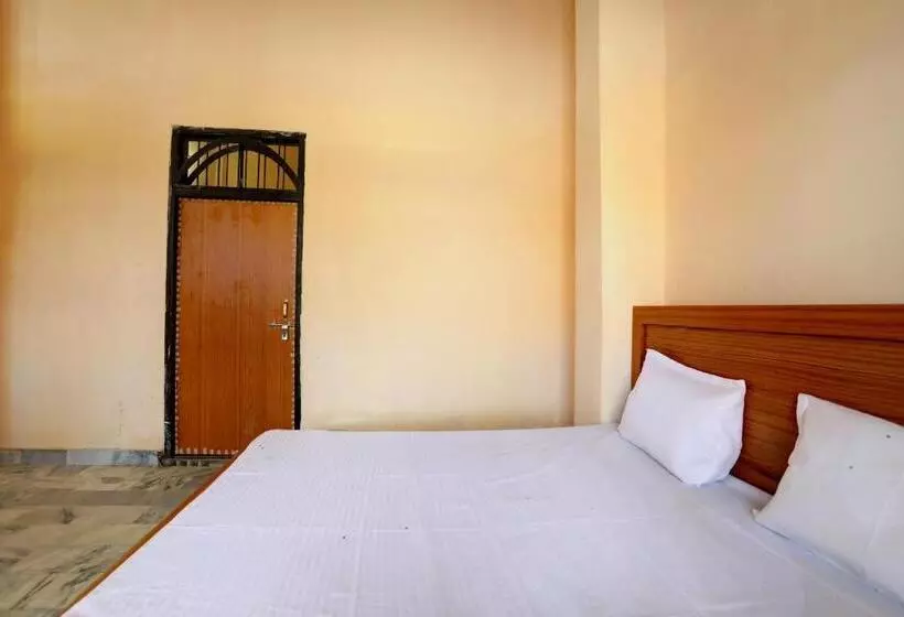 ホテル Oyo Uttam Haveli