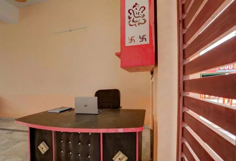 ホテル Oyo Uttam Haveli