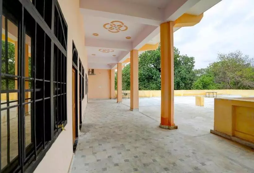ホテル Oyo Uttam Haveli