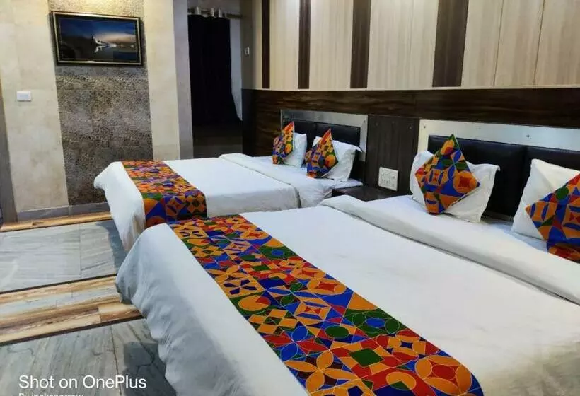 Lux Hotel Agra