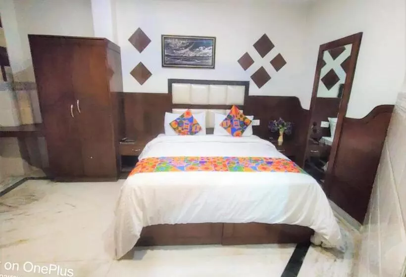 Lux Hotel Agra