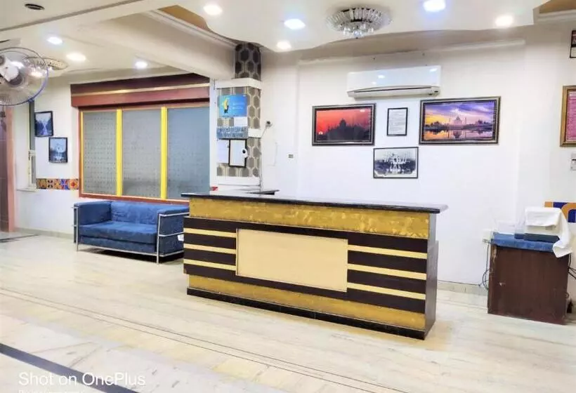 Lux Hotel Agra