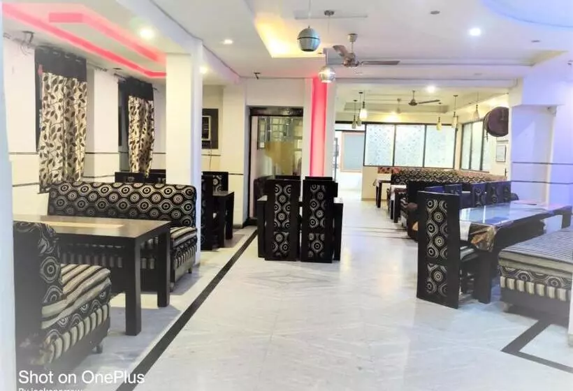 Lux Hotel Agra