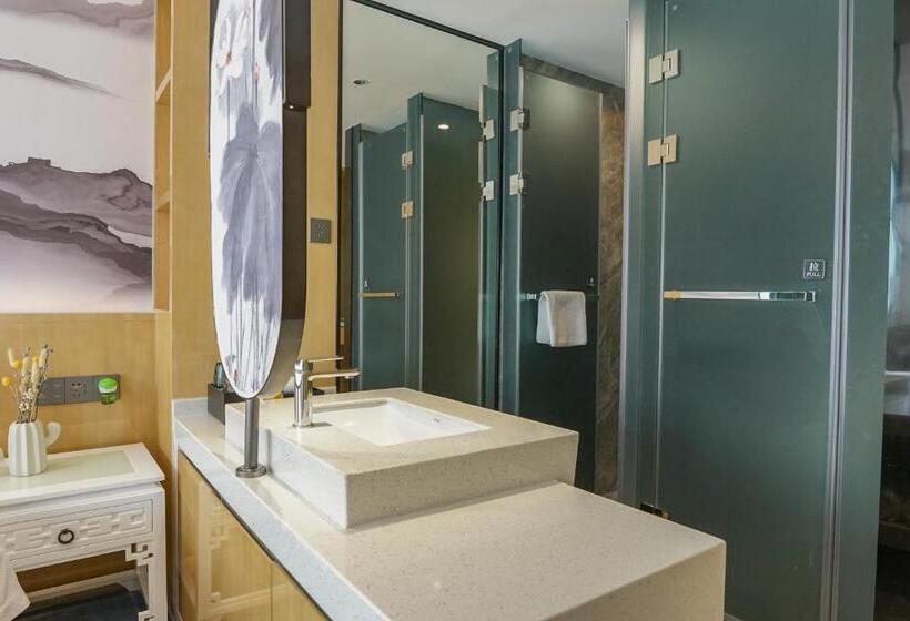 Paco Hotel Shenzhen Luohu Port