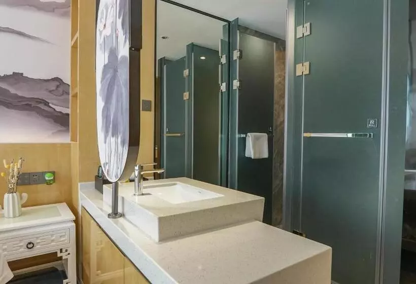 Paco Hotel Shenzhen Luohu Port