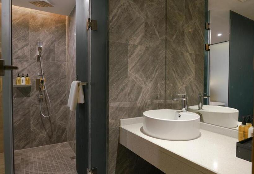 Paco Hotel Shenzhen Luohu Port