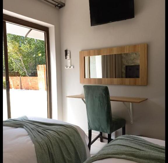 פנסיון Cronin Luxury Accommodation Room 1