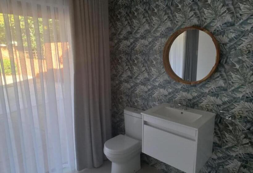 פנסיון Cronin Luxury Accommodation Room 1