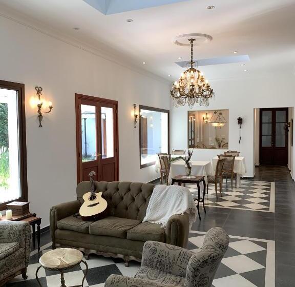 ホテル Estancia Santa Angela