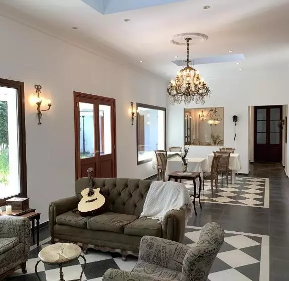 هتل Estancia Santa Angela