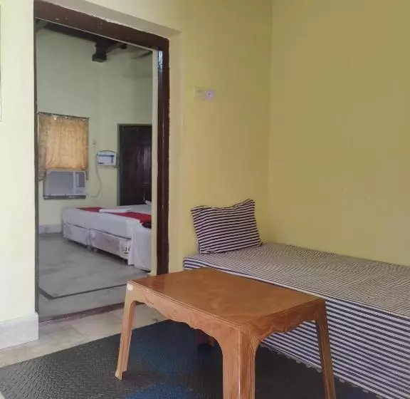 Hotelli Surya Greens , Puri