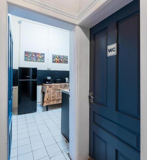 Пансион Astoria Guesthouse