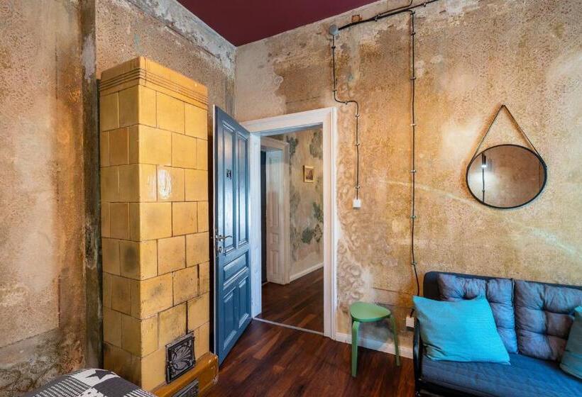 Пансион Astoria Guesthouse