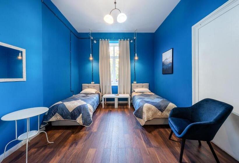 Пансион Astoria Guesthouse