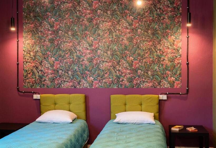 Пансион Astoria Guesthouse