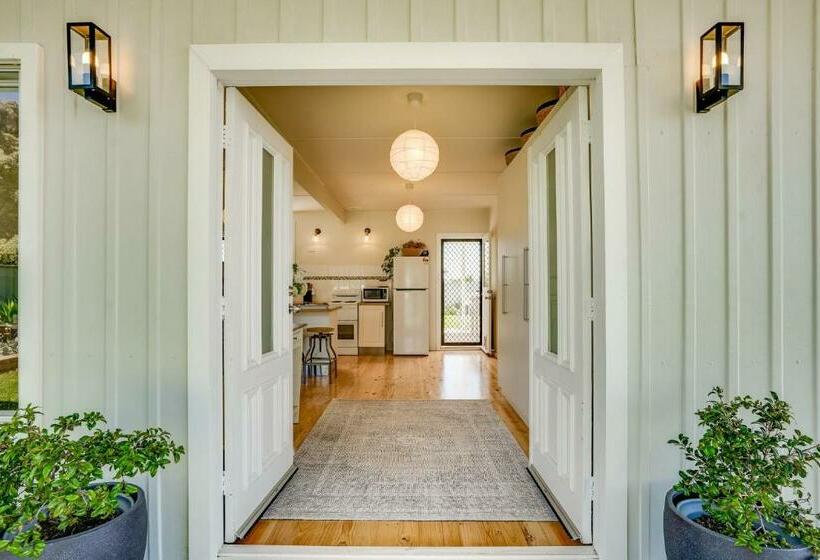 호스텔 On Birchall   Main House And Bunk House   Byo Linen