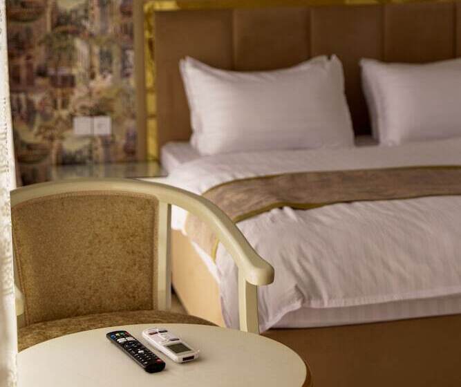 בית מלון כפרי Ayniy