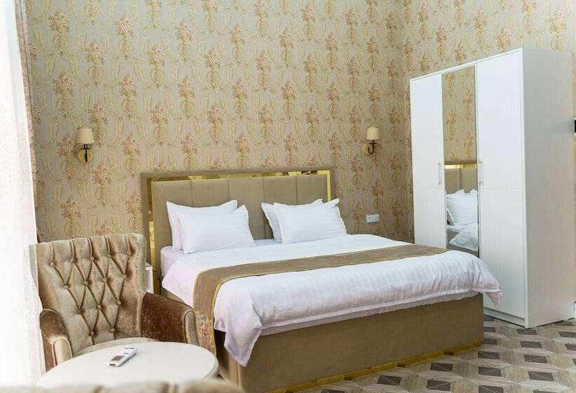 בית מלון כפרי Ayniy