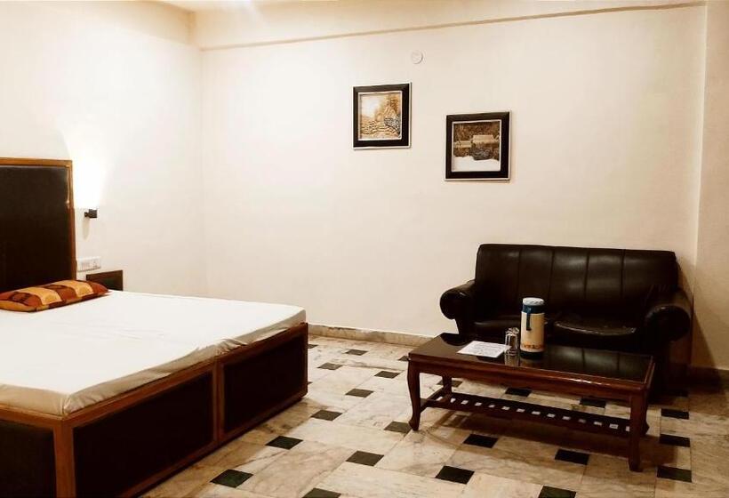 בית מלון כפרי International    Bus Stand Jalandhar City