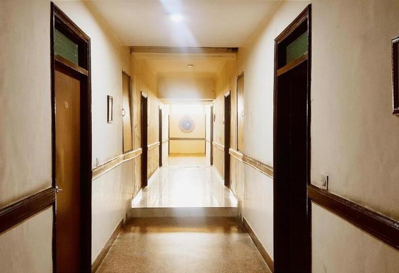 בית מלון כפרי International    Bus Stand Jalandhar City