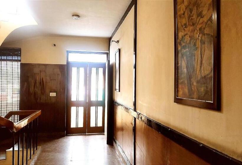 בית מלון כפרי International    Bus Stand Jalandhar City