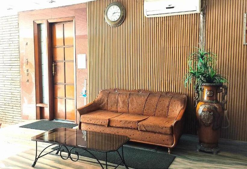 בית מלון כפרי International    Bus Stand Jalandhar City