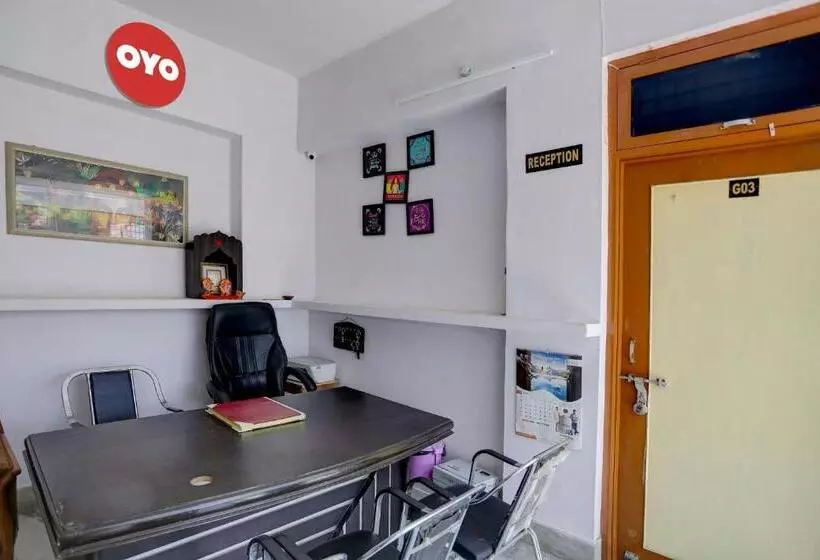 ホテル Oyo Flagship Avisha Inn