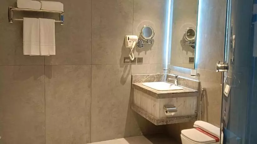 فندق بلفيو بارك رويال Bellevue Park Royal